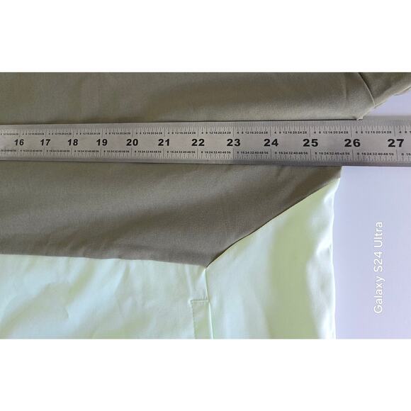 Under Armour Loose Jacket Full Zip Olive Green Moisture Wicks Women's XL - Picture 5 of 8